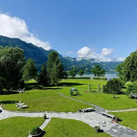Hotel Neuhaus Golf- & Strandhotel Unterseen